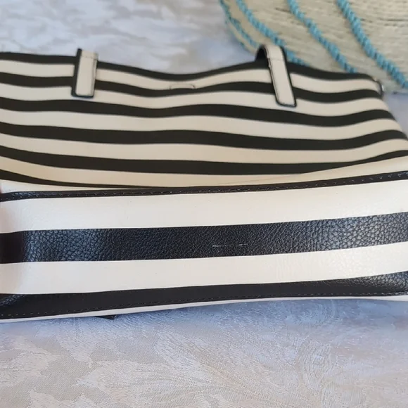 Black and White Striped Tote Bag with Pouch - Picture 11 of 14